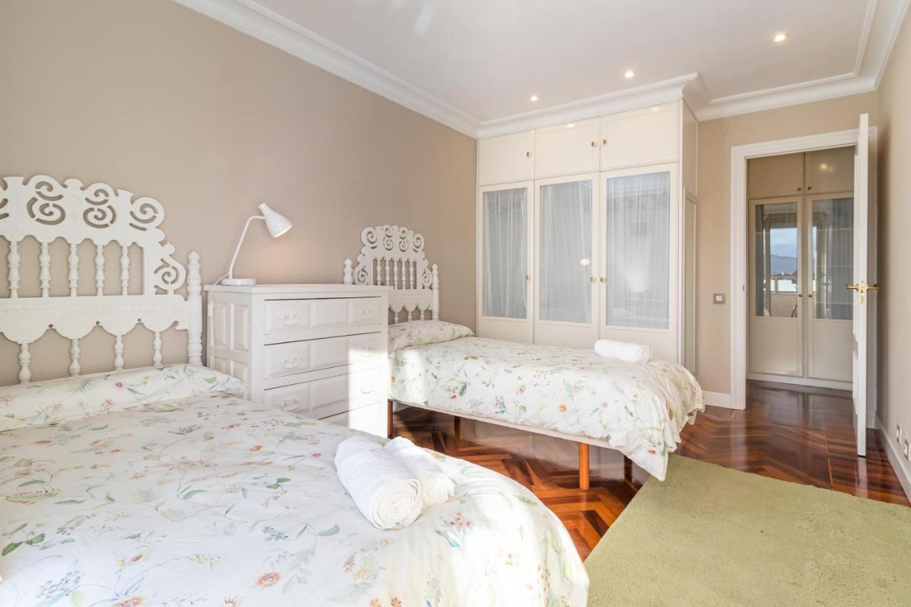 Apartamento Junto Playa Sardinero Con Parking Santander Bagian luar foto